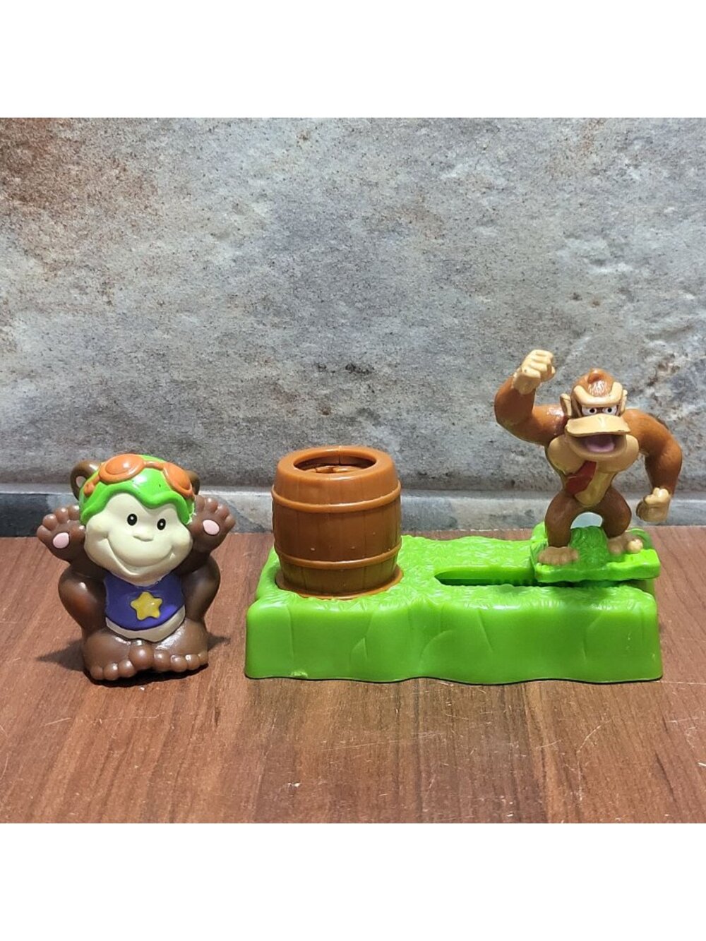 Toy Lot 2002 Burger King Nintendo Donkey Kong & 1998 Fisher Price Monkey VTG